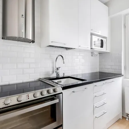 Wehost Modern 1br Near Metro In The Popular Lauttasaari Lägenhet *