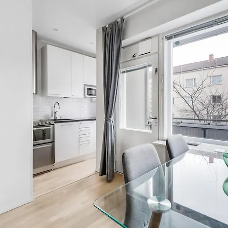 Wehost Modern 1br Near Metro In The Popular Lauttasaari Lägenhet