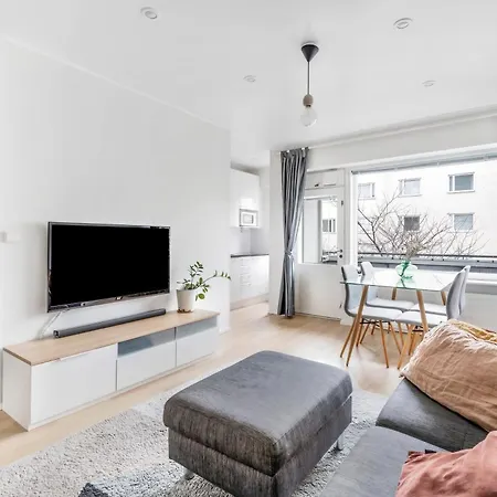 Wehost Modern 1br Near Metro In The Popular Lauttasaari Lägenhet Helsingfors